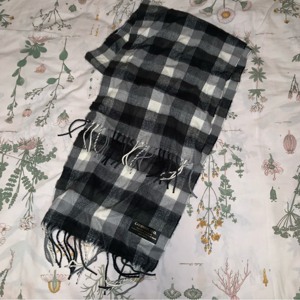 Cashimere feel scarf